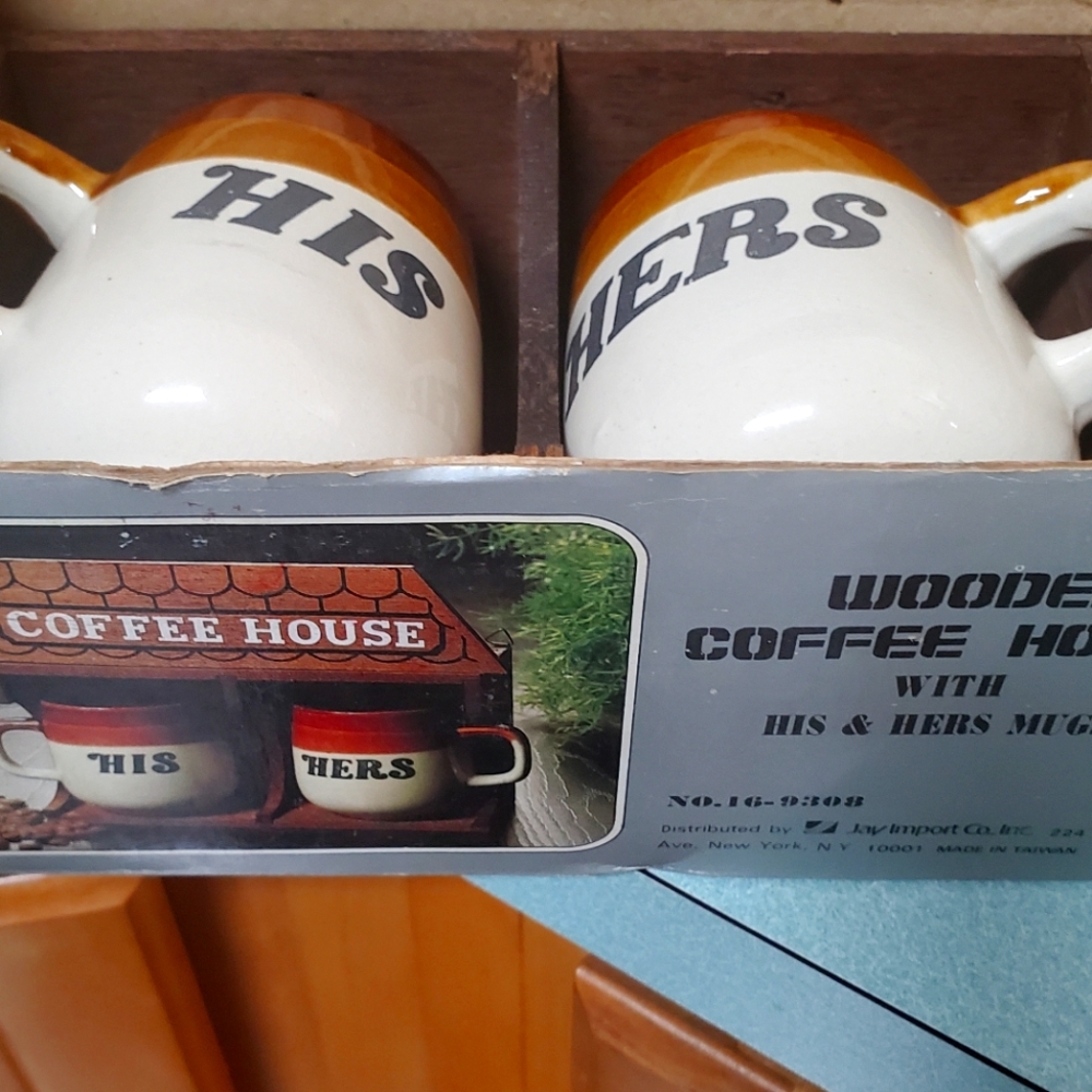 His & Hers Coffee Mug set never used